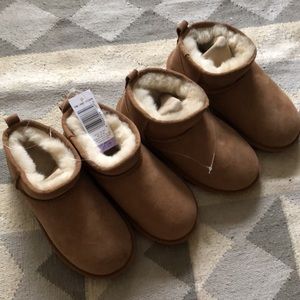 Kirkland Signature Little Kids Shearling Sheepskin Winter Boots
